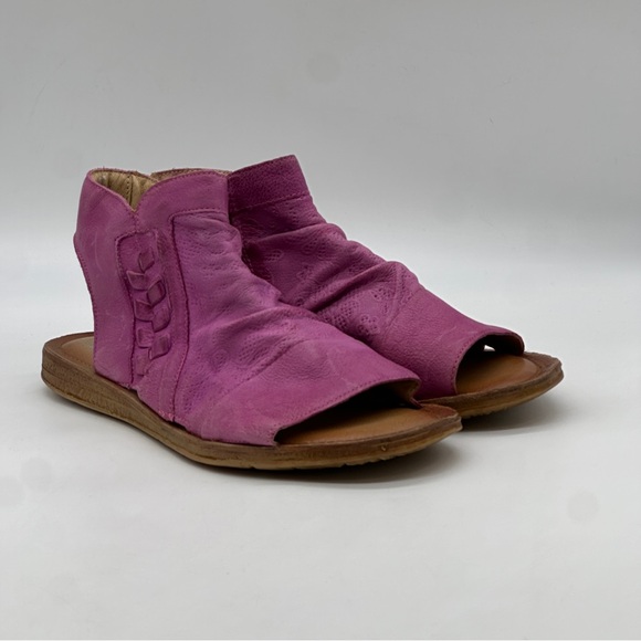 Miz Mooz Flaire Sandals. Size 9 - Picture 5 of 11